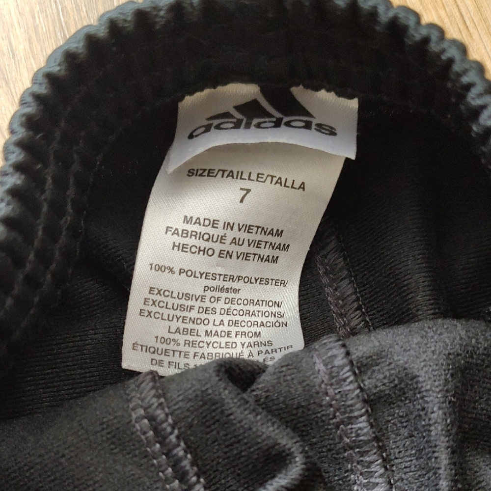 Adidas Black Tracksuit with Red Accents Size 7 - Picture 5 of 6